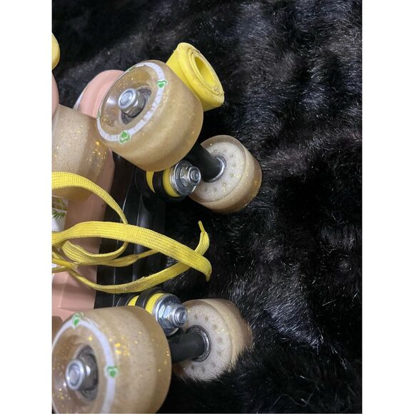 Circle Society Classic Adjustable Skate, pineapples size 3 - 7 - Picture 7 of 8